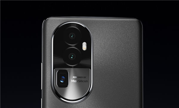 OPPO正式推出了Reno10系列手机标配长焦镜头：最高120x变焦